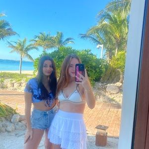 Meet your Posher, Ava